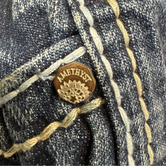 NWT!! Amethyst Junior’s Sz 7 low rise shorts, 2” inseam, smoke free home!! - Picture 3 of 11